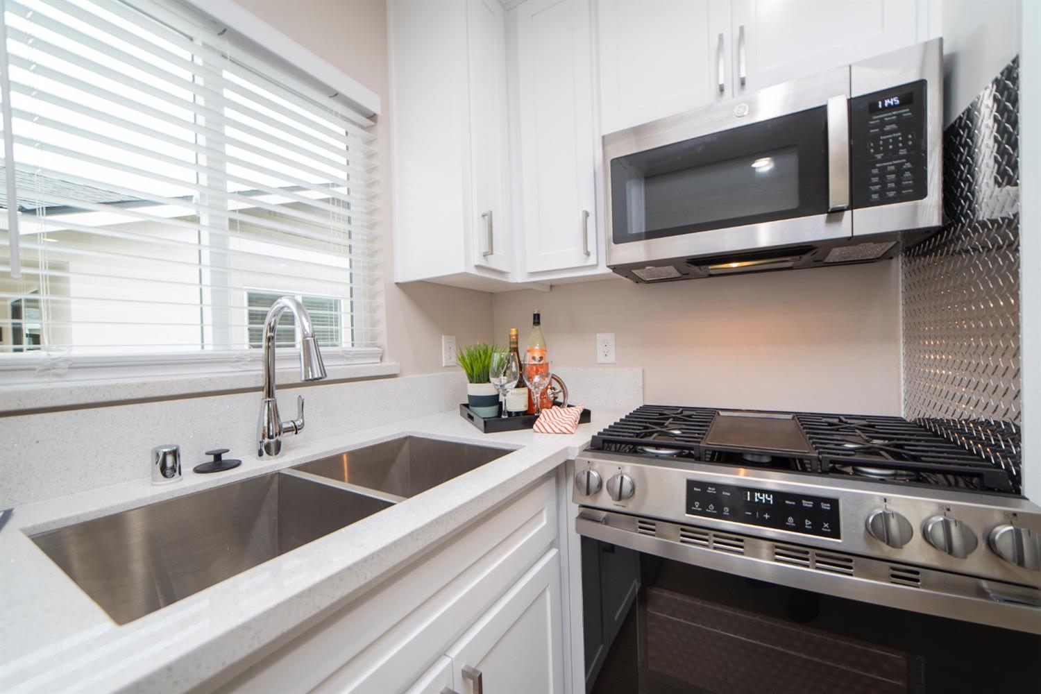 Detail Gallery Image 14 of 70 For 2729 Rio Linda Blvd, Sacramento,  CA 95815 - – Beds | – Baths