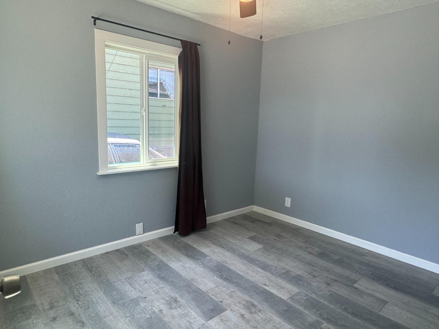 Detail Gallery Image 7 of 22 For 1243 4th St, Los Banos,  CA 93635 - 2 Beds | 1/1 Baths