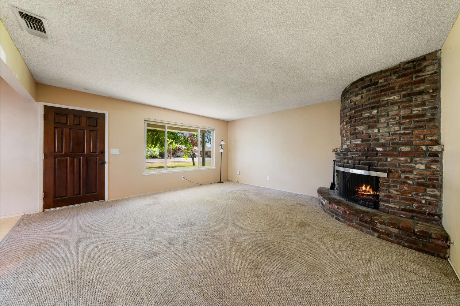 Detail Gallery Image 8 of 35 For 1021 Q St, Rio Linda,  CA 95673 - 3 Beds | 2 Baths