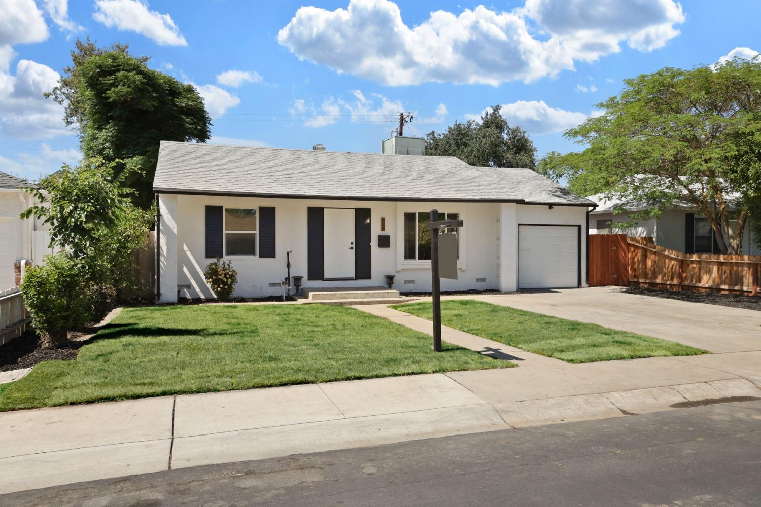 Detail Gallery Image 17 of 17 For 555 E Atlee St, Stockton,  CA 95204 - 2 Beds | 1 Baths