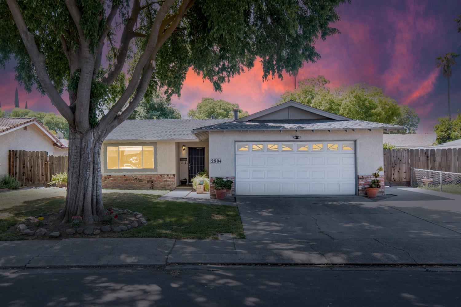 Detail Gallery Image 1 of 41 For 2904 Alder Creek Dr, Modesto,  CA 95355 - 3 Beds | 2 Baths