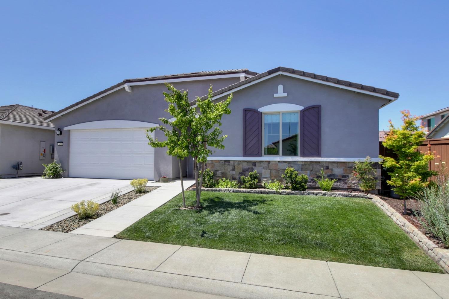 Detail Gallery Image 2 of 54 For 5480 Fandango Loop, Roseville,  CA 95747 - 4 Beds | 2/1 Baths
