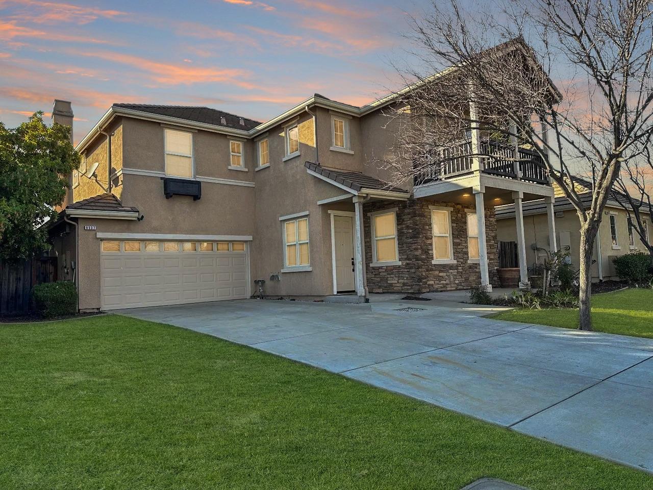 Detail Gallery Image 1 of 21 For 9537 California Oak Cir, Patterson,  CA 95363 - 5 Beds | 3 Baths