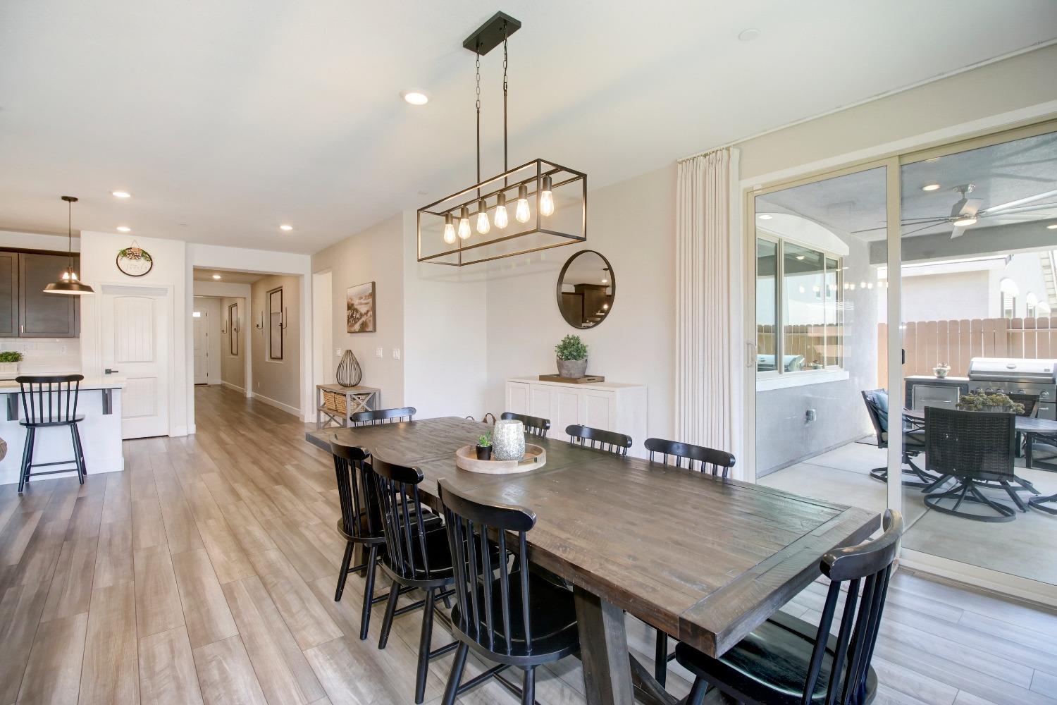 Detail Gallery Image 19 of 54 For 5480 Fandango Loop, Roseville,  CA 95747 - 4 Beds | 2/1 Baths