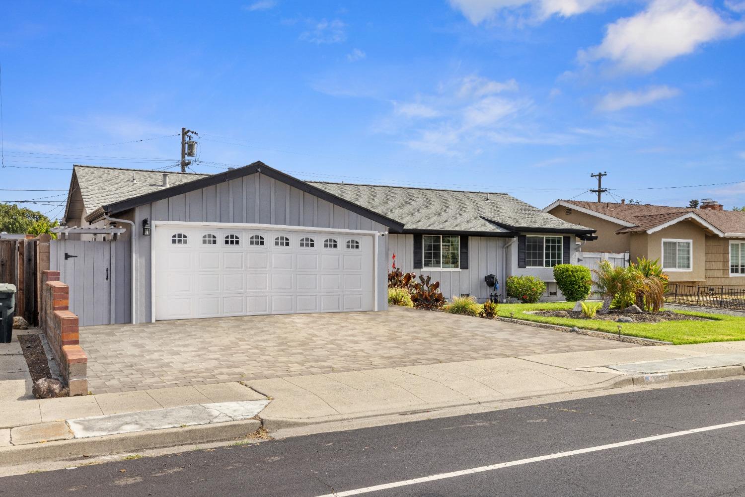 Detail Gallery Image 4 of 33 For 7795 Tamarack Dr, Dublin,  CA 94568 - 3 Beds | 2 Baths