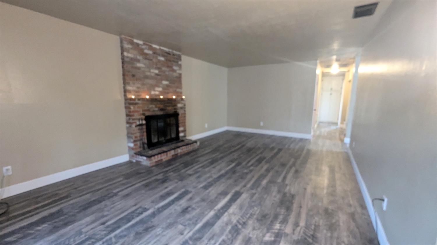 Detail Gallery Image 4 of 30 For 5530 Forestwood Dr, Sacramento,  CA 95842 - 3 Beds | 2 Baths