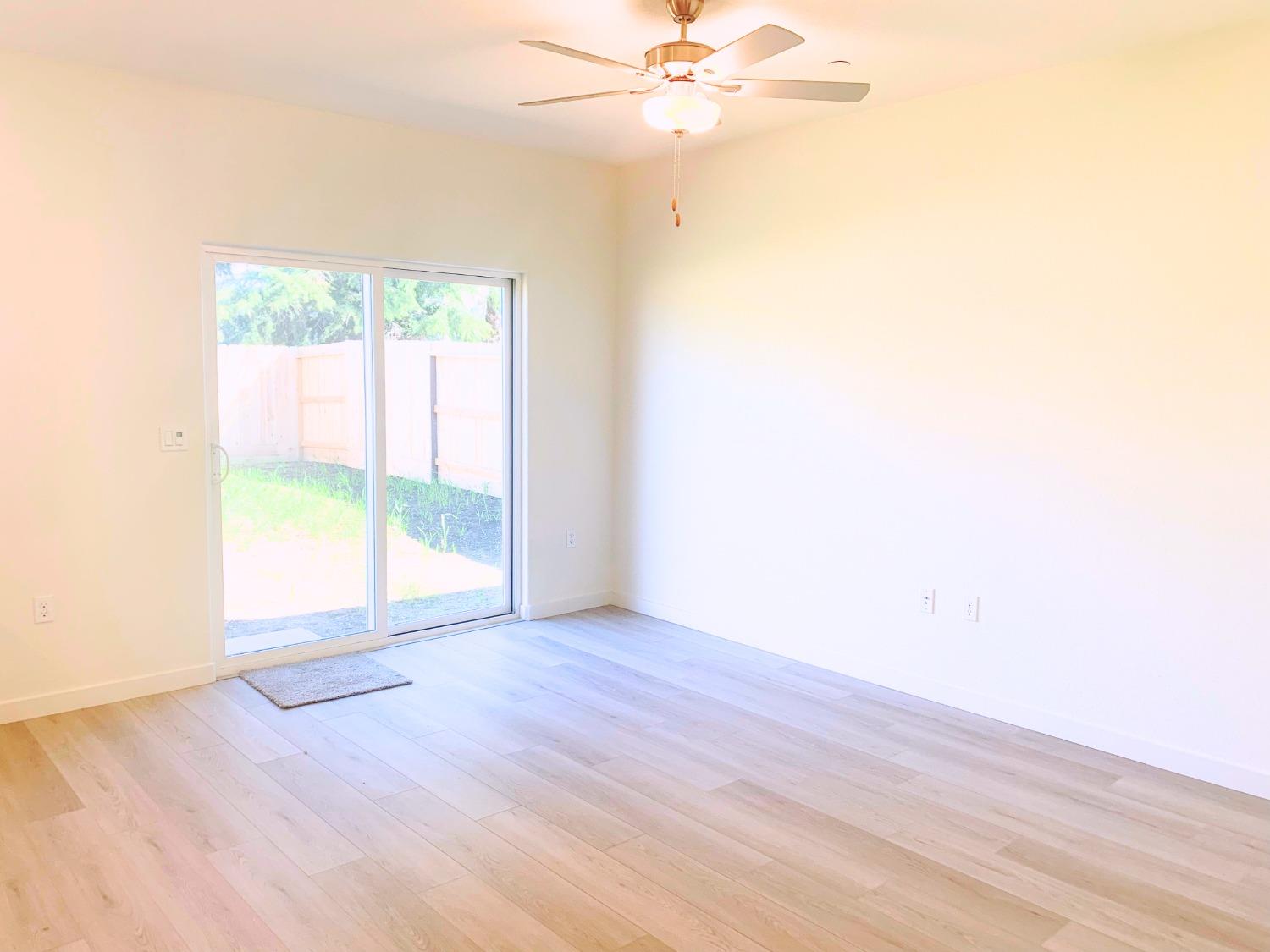 Detail Gallery Image 3 of 7 For 712 S Walker Ln, Stockton,  CA 95215 - 3 Beds | 2 Baths