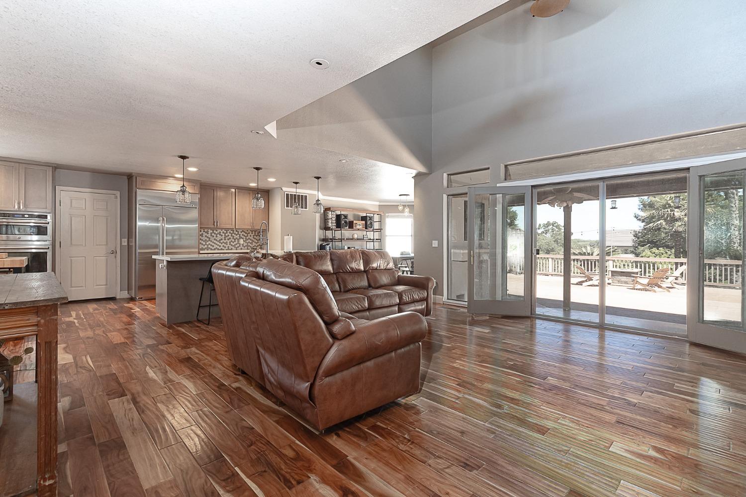 Detail Gallery Image 9 of 33 For 9925 Poppy Hills Dr, Oakdale,  CA 95361 - 4 Beds | 2 Baths