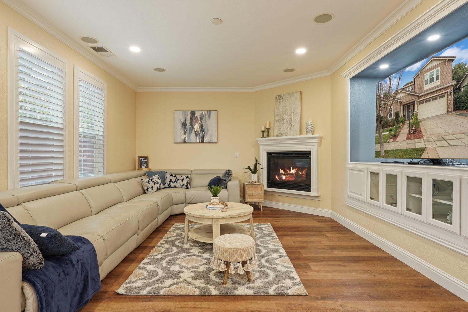 Detail Gallery Image 7 of 39 For 610 W La Canada Ave, Mountain House,  CA 95391 - 5 Beds | 3/1 Baths