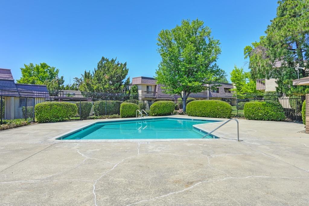 Detail Gallery Image 28 of 32 For 6018 via Casitas, Carmichael,  CA 95608 - 2 Beds | 1 Baths