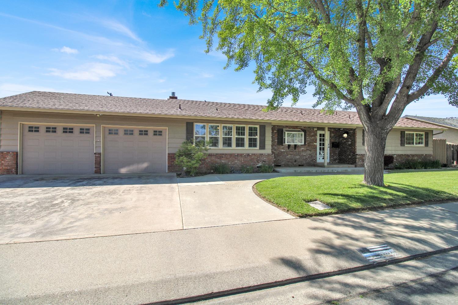 Detail Gallery Image 5 of 44 For 2805 Sheffield Ln, Modesto,  CA 95350 - 3 Beds | 2 Baths