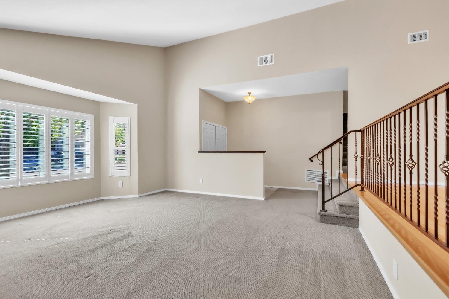 Detail Gallery Image 5 of 34 For 51 Angel Island Circle, Sacramento,  CA 95831 - 4 Beds | 2/1 Baths