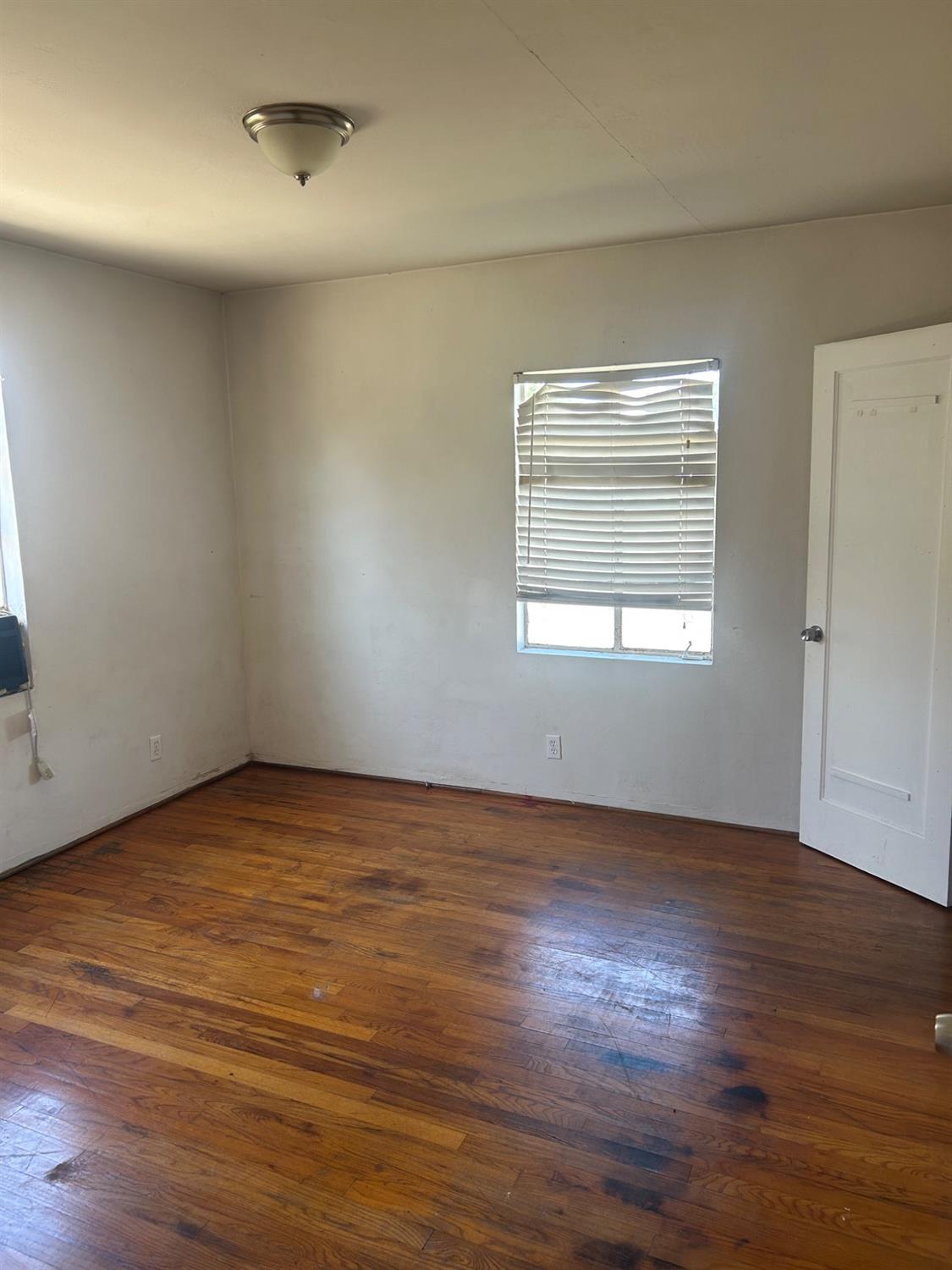 Detail Gallery Image 6 of 23 For 3537 West Ln, Stockton,  CA 95204 - 2 Beds | 1 Baths