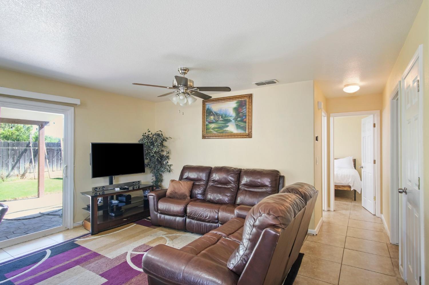 Detail Gallery Image 8 of 20 For 171 Eagleglen Ave, Turlock,  CA 95380 - 4 Beds | 2 Baths