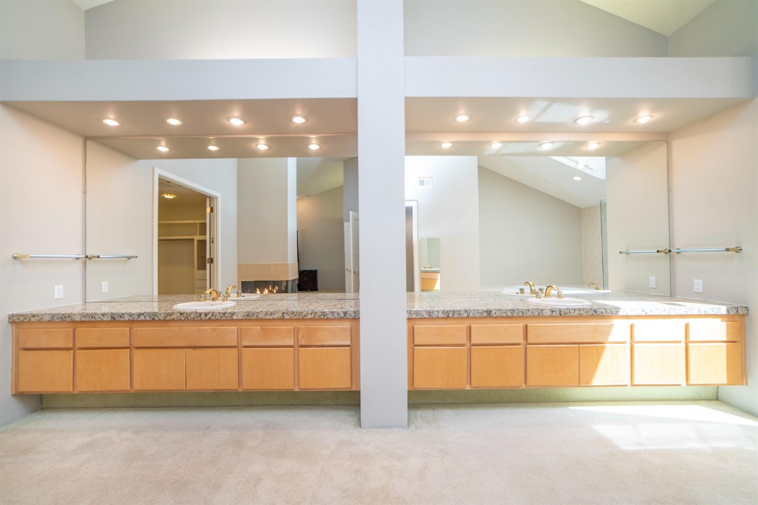 Detail Gallery Image 70 of 94 For 11457 Huntington Village Ln, Gold River,  CA 95670 - 4 Beds | 4/2 Baths