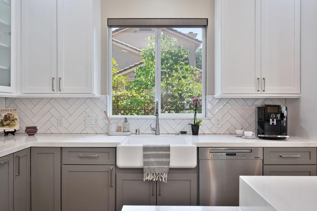 Detail Gallery Image 22 of 80 For 815 La Paz Dr, Davis,  CA 95618 - 4 Beds | 3 Baths