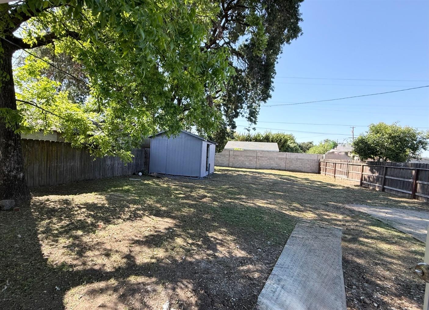 Detail Gallery Image 12 of 14 For 3319 Waterloo Rd, Stockton,  CA 95205 - 2 Beds | 2 Baths