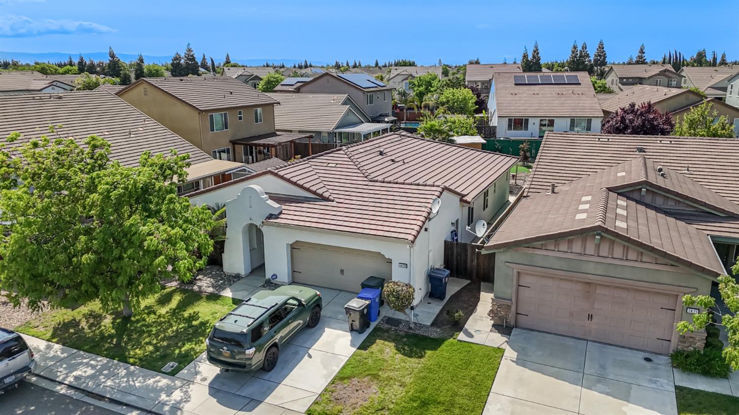 Detail Gallery Image 5 of 13 For 1479 Orgullo Ln, Manteca,  CA 95337 - 4 Beds | 3 Baths