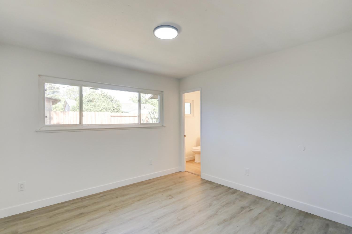 Detail Gallery Image 21 of 41 For 7915 Center Pkwy, Sacramento,  CA 95823 - 3 Beds | 1/1 Baths