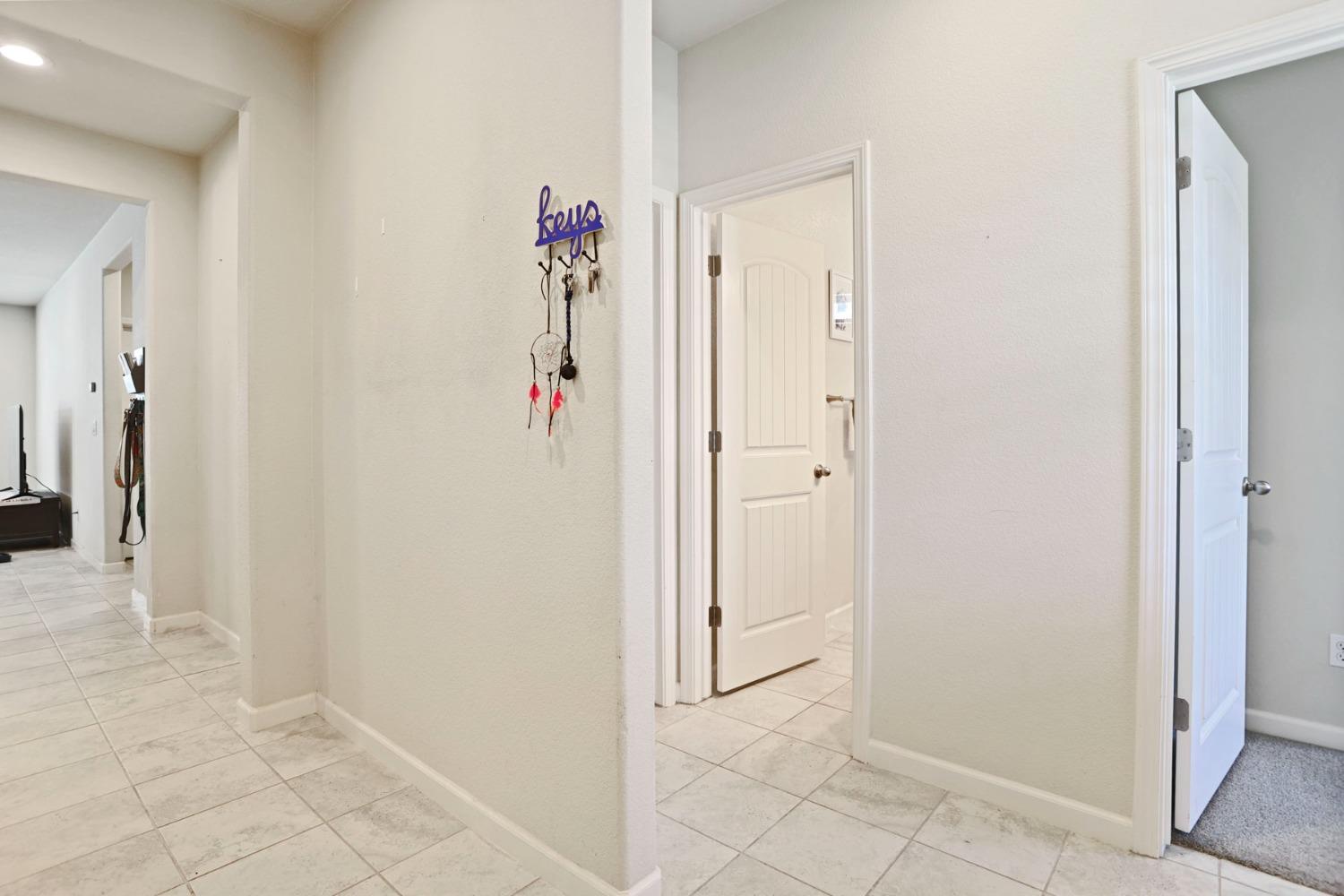 Detail Gallery Image 8 of 41 For 13311 Fountain Dr, Waterford,  CA 95386 - 3 Beds | 2 Baths