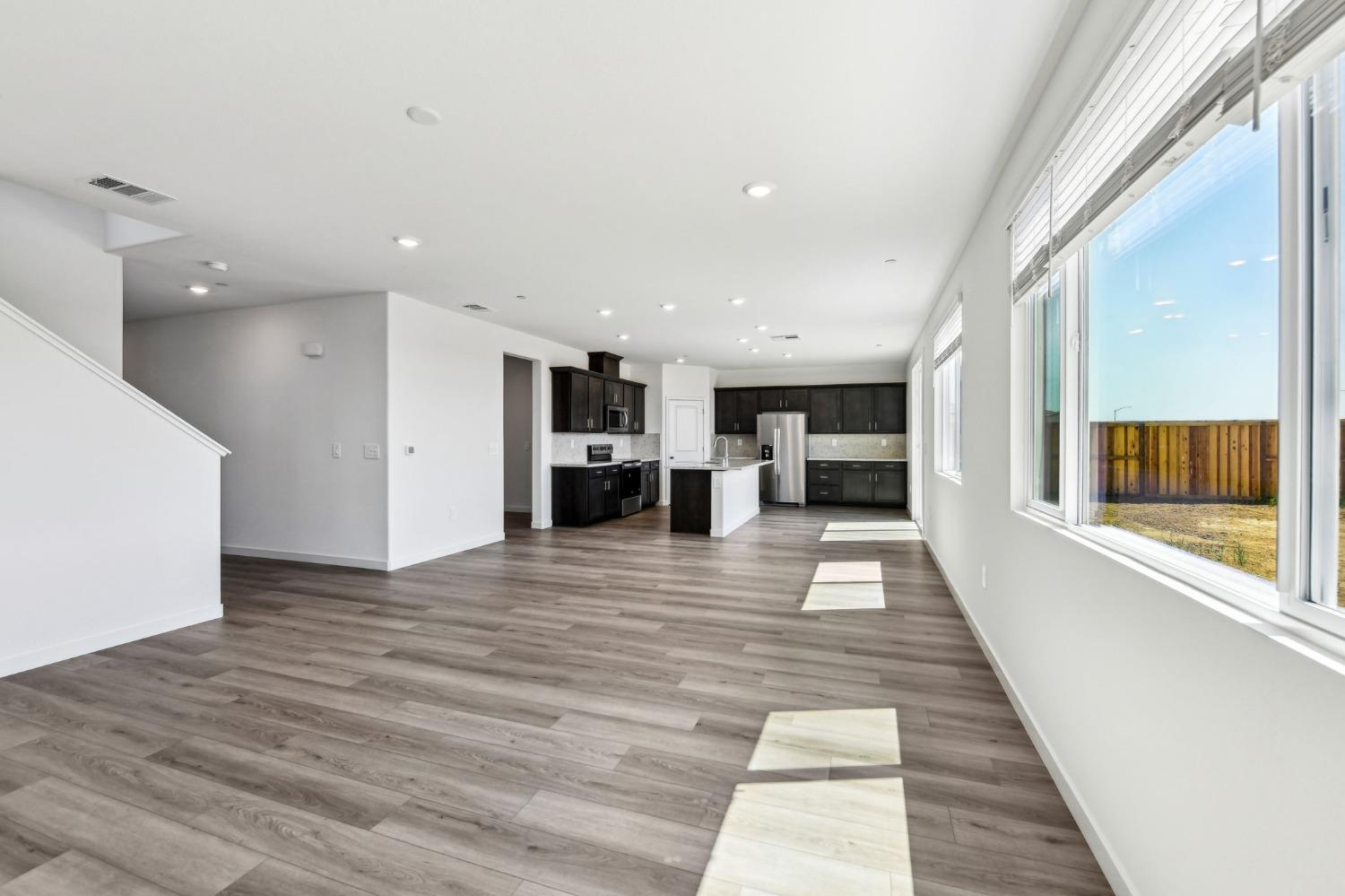 Detail Gallery Image 6 of 38 For 1280 Bastion Ave, Galt,  CA 95632 - 4 Beds | 3 Baths