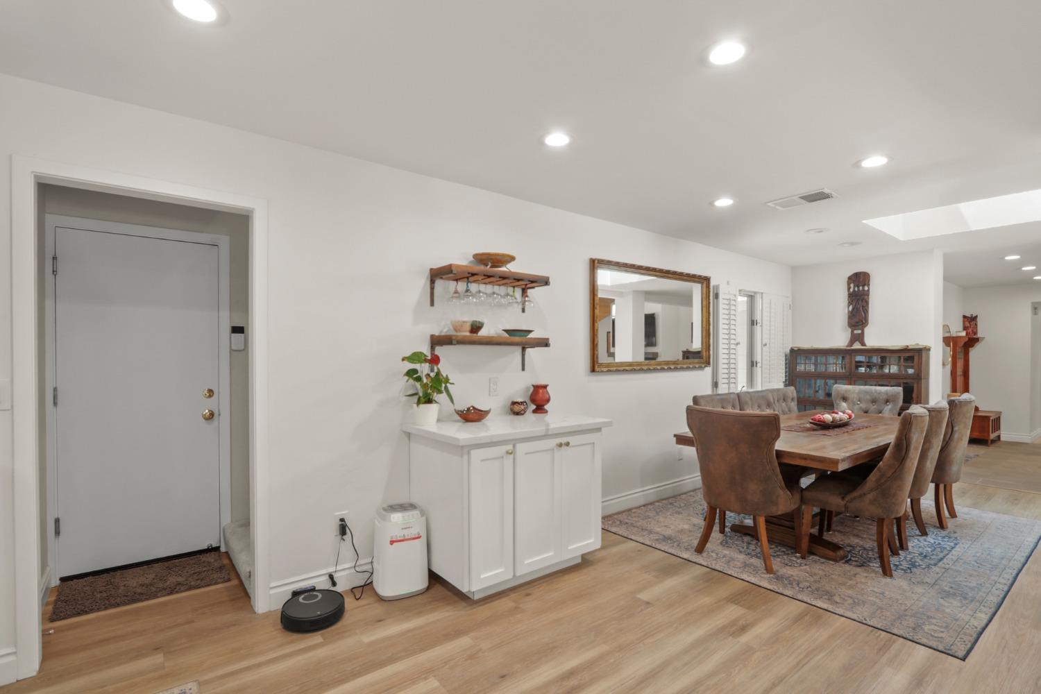 Detail Gallery Image 21 of 68 For 120 Clunie Dr, Sacramento,  CA 95864 - 4 Beds | 3/1 Baths