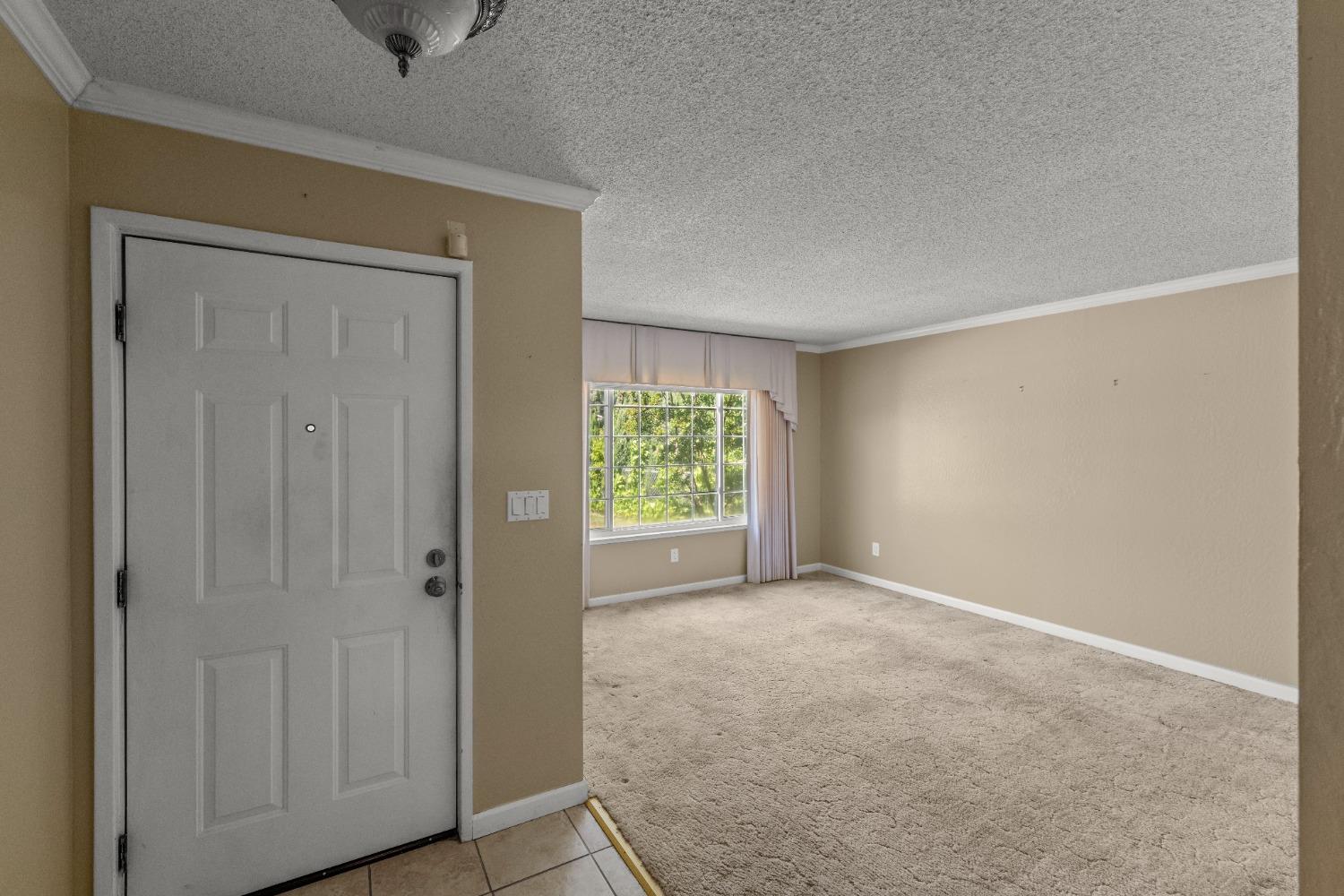 Detail Gallery Image 6 of 28 For 4246 Galbrath Dr, North Highlands,  CA 95660 - 4 Beds | 2 Baths