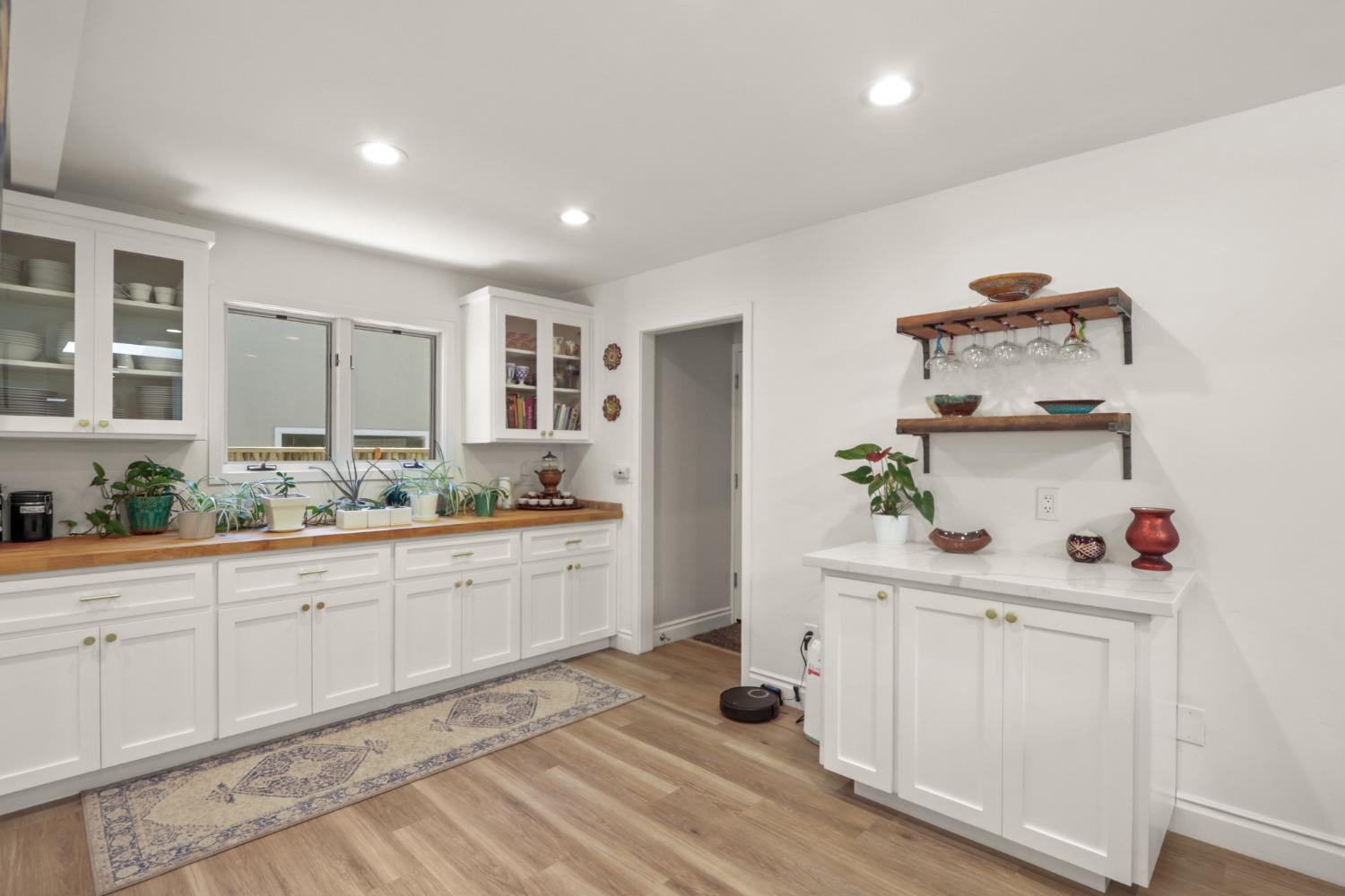Detail Gallery Image 19 of 68 For 120 Clunie Dr, Sacramento,  CA 95864 - 4 Beds | 3/1 Baths