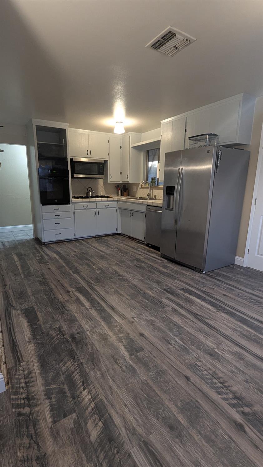 Detail Gallery Image 9 of 30 For 5530 Forestwood Dr, Sacramento,  CA 95842 - 3 Beds | 2 Baths