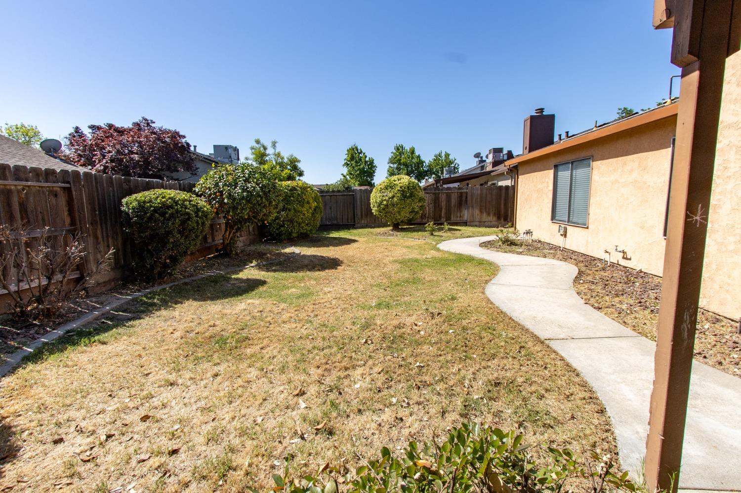 Detail Gallery Image 32 of 42 For 2000 Lincoln Oak Dr, Modesto,  CA 95355 - 3 Beds | 2 Baths