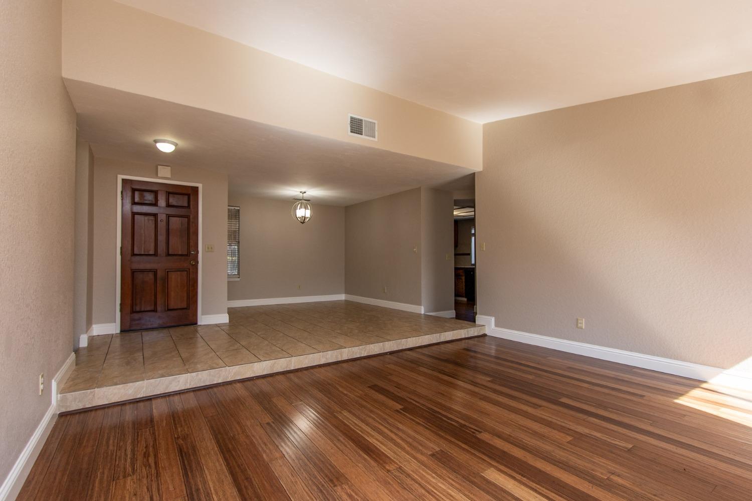 Detail Gallery Image 10 of 42 For 2000 Lincoln Oak Dr, Modesto,  CA 95355 - 3 Beds | 2 Baths