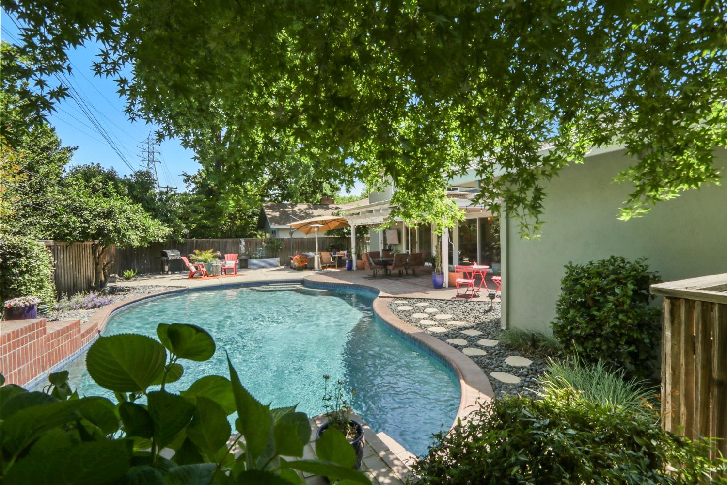 Detail Gallery Image 52 of 68 For 120 Clunie Dr, Sacramento,  CA 95864 - 4 Beds | 3/1 Baths