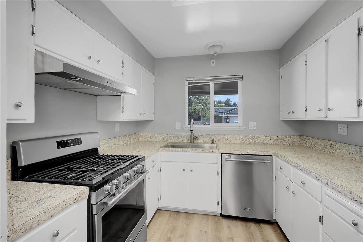 Detail Gallery Image 12 of 35 For 512 Carroll St, Yuba City,  CA 95991 - 3 Beds | 2 Baths