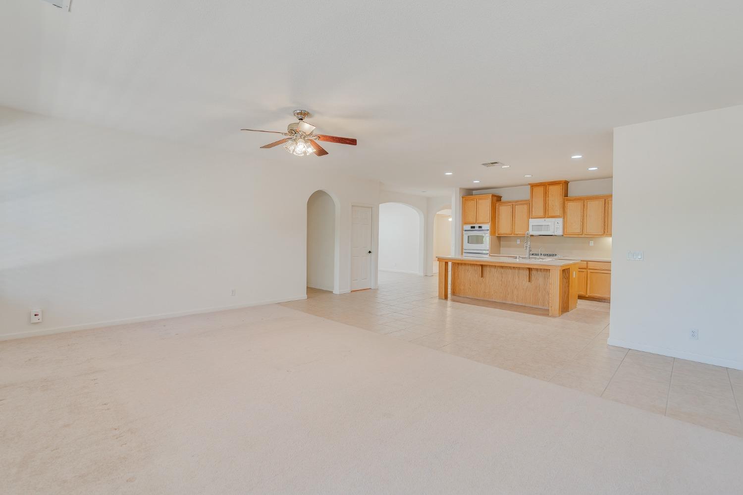 Detail Gallery Image 21 of 77 For 2080 Maximillian Ct, Los Banos,  CA 93635 - 4 Beds | 2/1 Baths