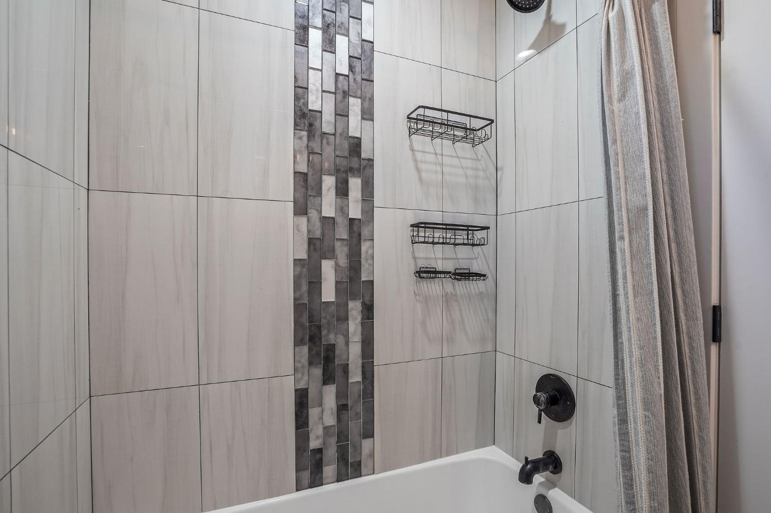 Detail Gallery Image 19 of 27 For 2640 17th St, Sacramento,  CA 95818 - 2 Beds | 2 Baths