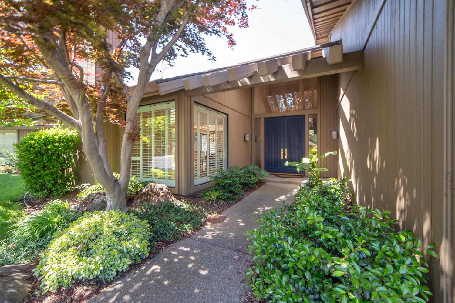 Detail Gallery Image 4 of 94 For 11457 Huntington Village Ln, Gold River,  CA 95670 - 4 Beds | 4/2 Baths