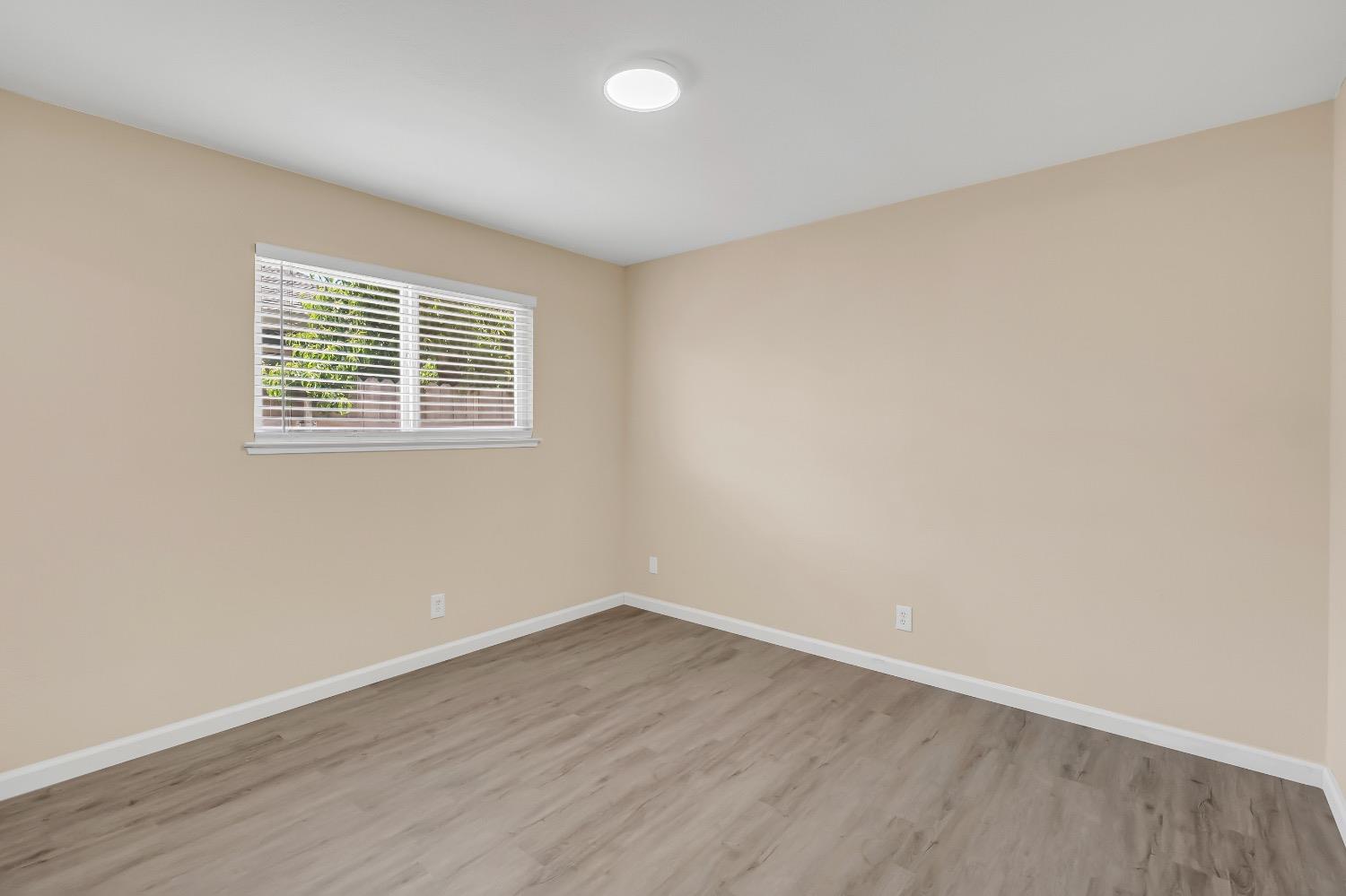 Detail Gallery Image 25 of 45 For 6833 Sandrock Way, Sacramento,  CA 95828 - 4 Beds | 2/1 Baths