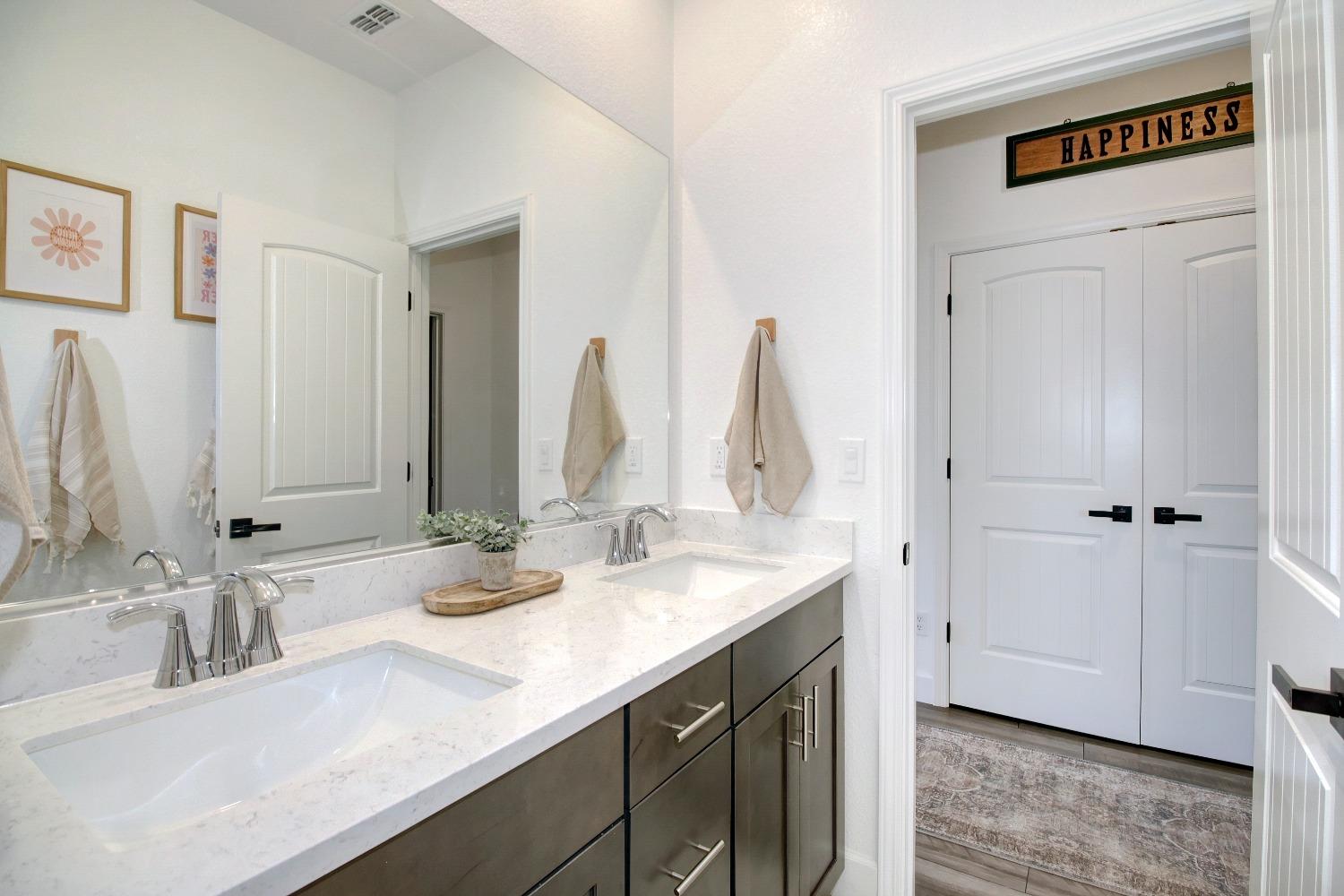 Detail Gallery Image 35 of 54 For 5480 Fandango Loop, Roseville,  CA 95747 - 4 Beds | 2/1 Baths