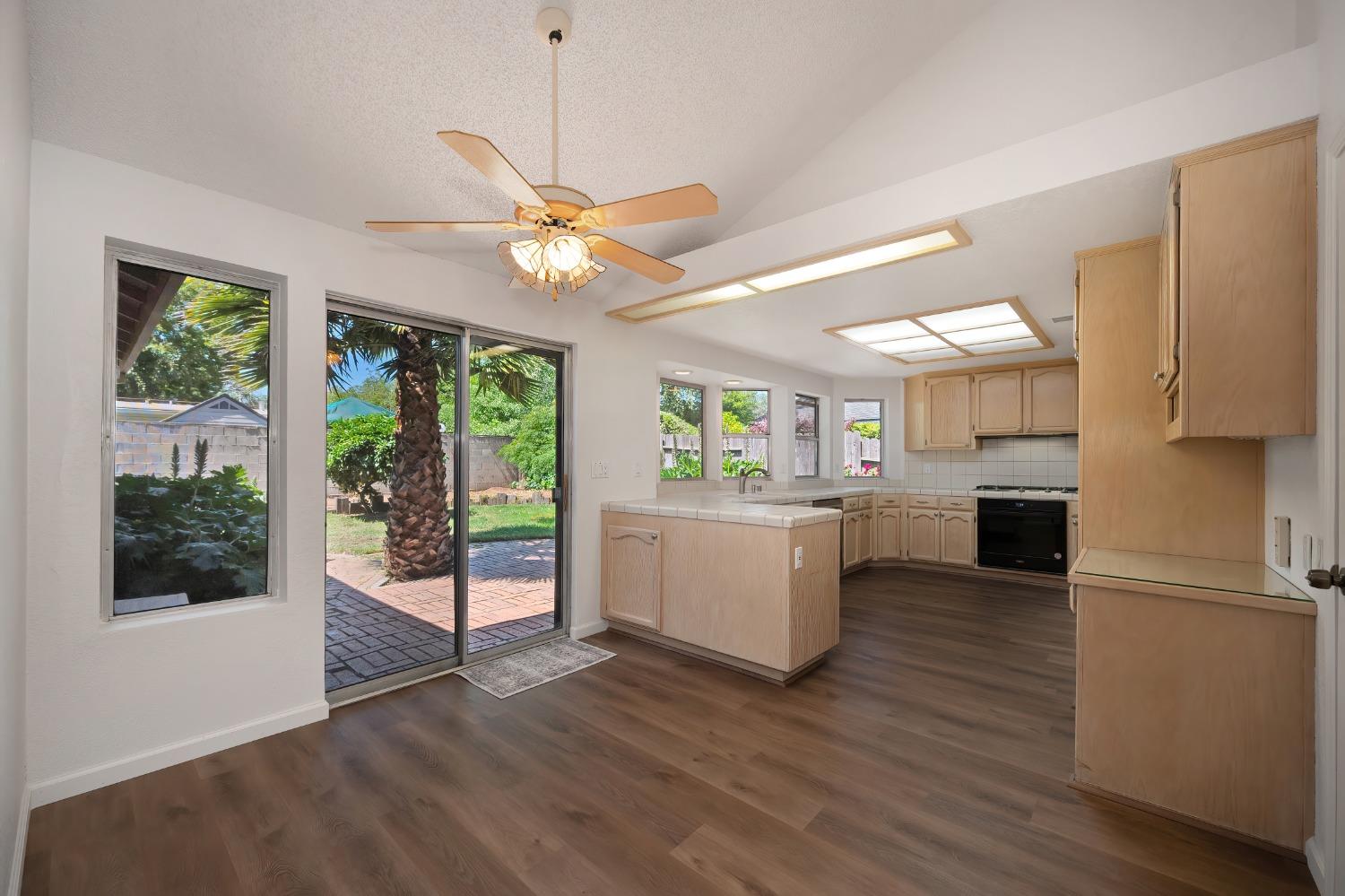 Detail Gallery Image 24 of 69 For 2259 River Trails Cir, Rancho Cordova,  CA 95670 - 3 Beds | 2 Baths