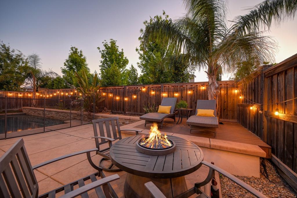 Detail Gallery Image 13 of 34 For 5033 Chico Dr, Roseville,  CA 95747 - 5 Beds | 4/1 Baths