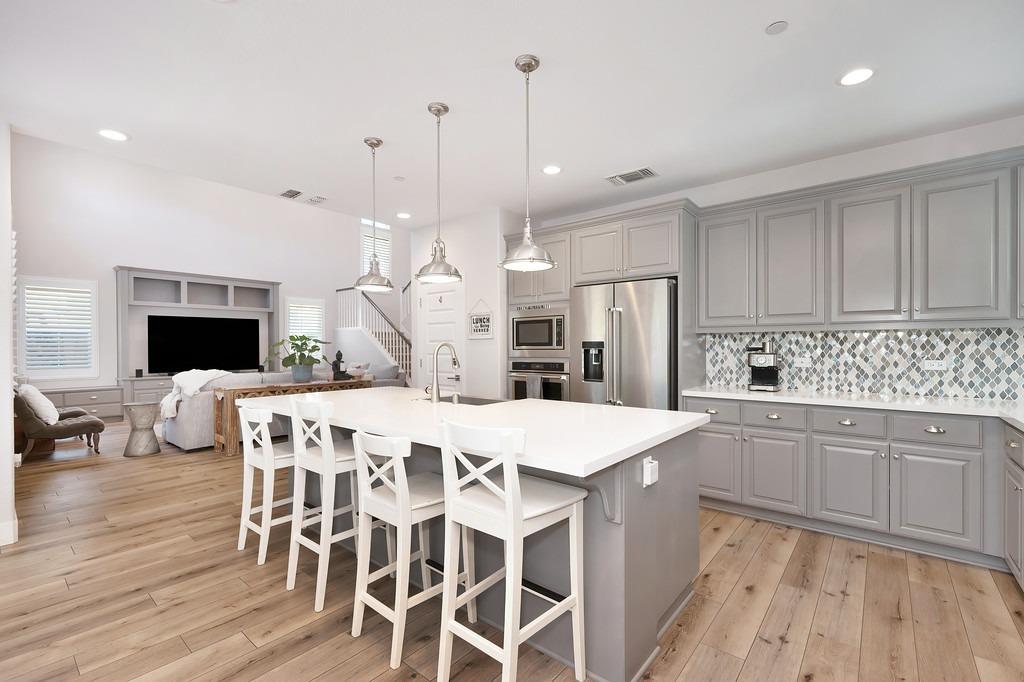 Detail Gallery Image 20 of 34 For 5033 Chico Dr, Roseville,  CA 95747 - 5 Beds | 4/1 Baths