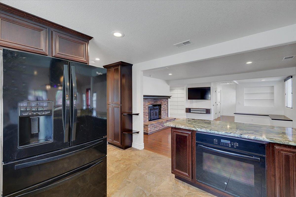 Detail Gallery Image 16 of 69 For 5078 Western Ave, Olivehurst,  CA 95961 - 3 Beds | 2 Baths