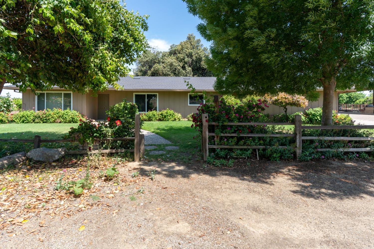 Detail Gallery Image 5 of 61 For 3789 State Highway 33, Gustine,  CA 95322 - 3 Beds | 2/1 Baths