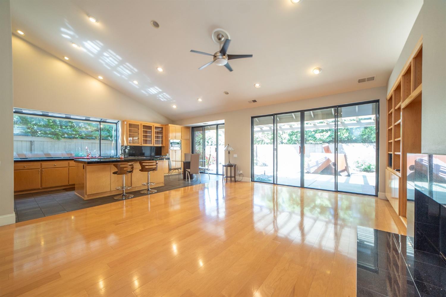 Detail Gallery Image 45 of 94 For 11457 Huntington Village Ln, Gold River,  CA 95670 - 4 Beds | 4/2 Baths