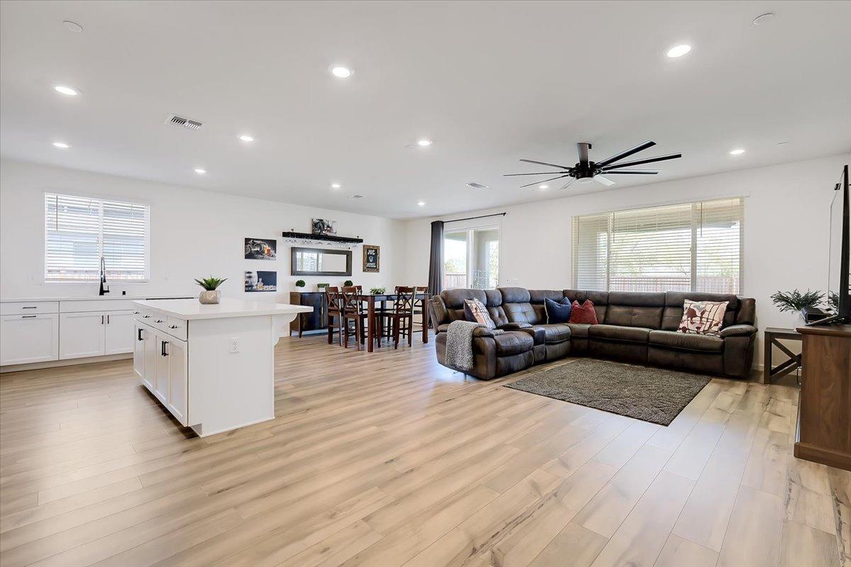 Detail Gallery Image 20 of 63 For 1465 Minories Dr, Plumas Lake,  CA 95961 - 3 Beds | 2 Baths