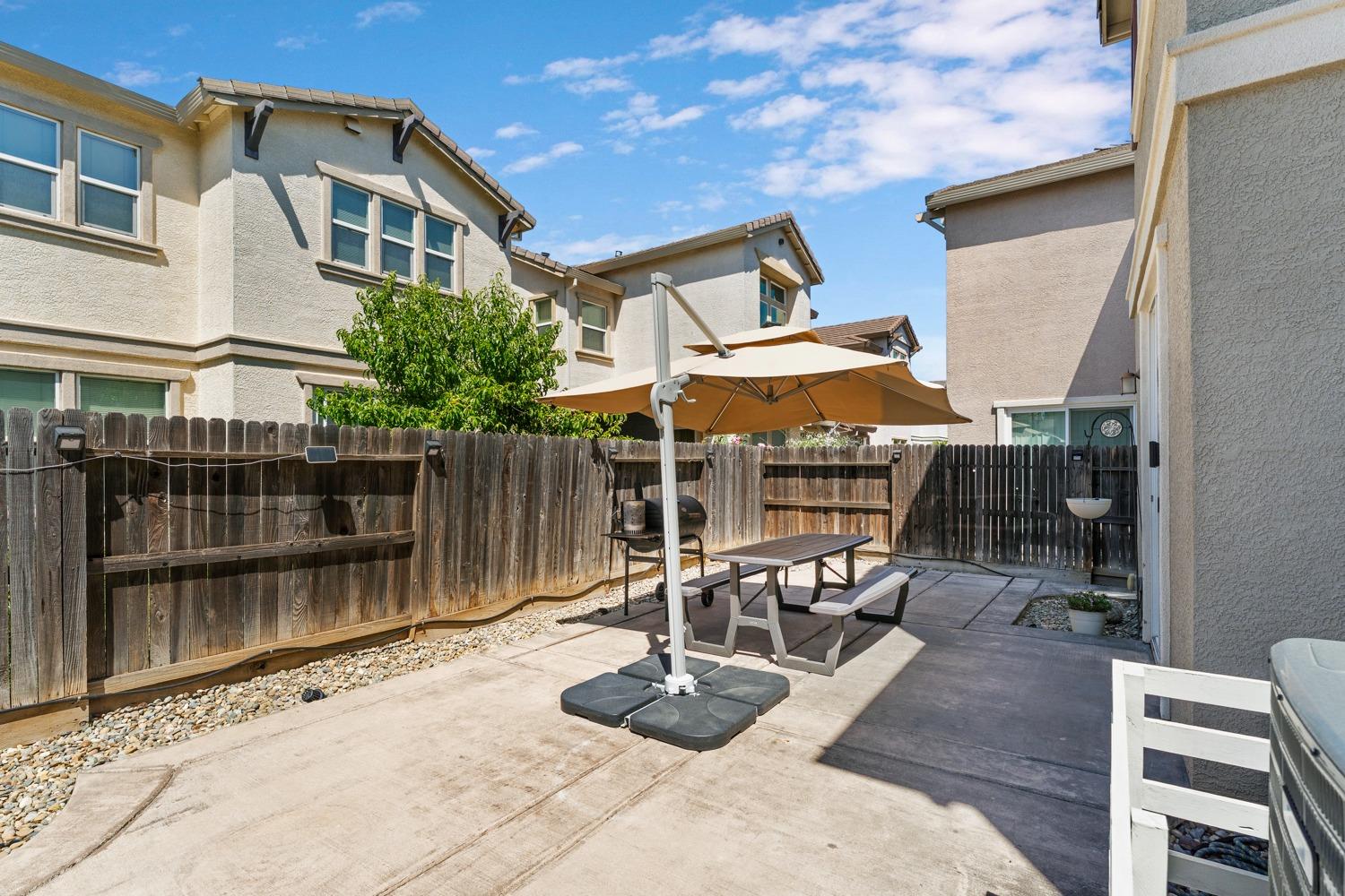 Detail Gallery Image 31 of 49 For 1869 Mammoth Way, Sacramento,  CA 95834 - 3 Beds | 3 Baths