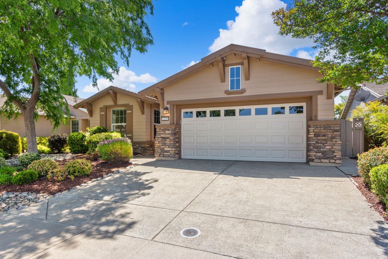 Detail Gallery Image 3 of 42 For 1239 Hawthorne Ln, Lincoln,  CA 95648 - 2 Beds | 2 Baths