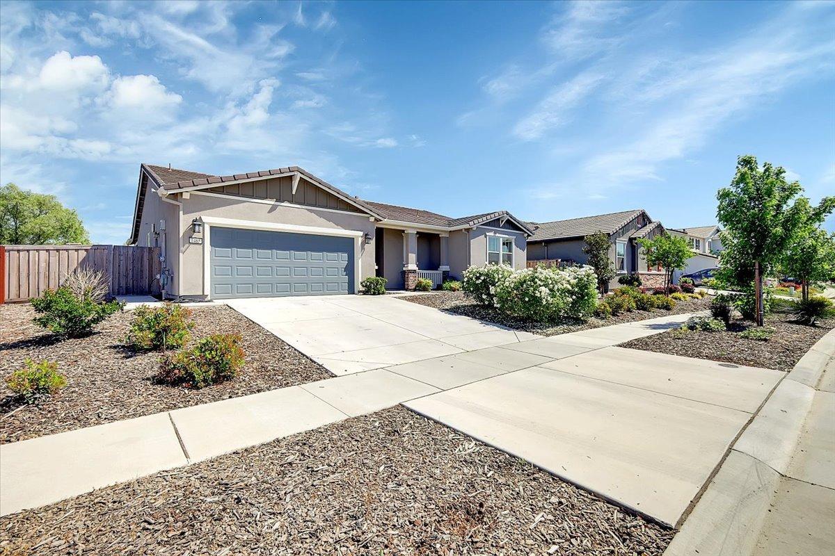 Detail Gallery Image 2 of 63 For 1465 Minories Dr, Plumas Lake,  CA 95961 - 3 Beds | 2 Baths