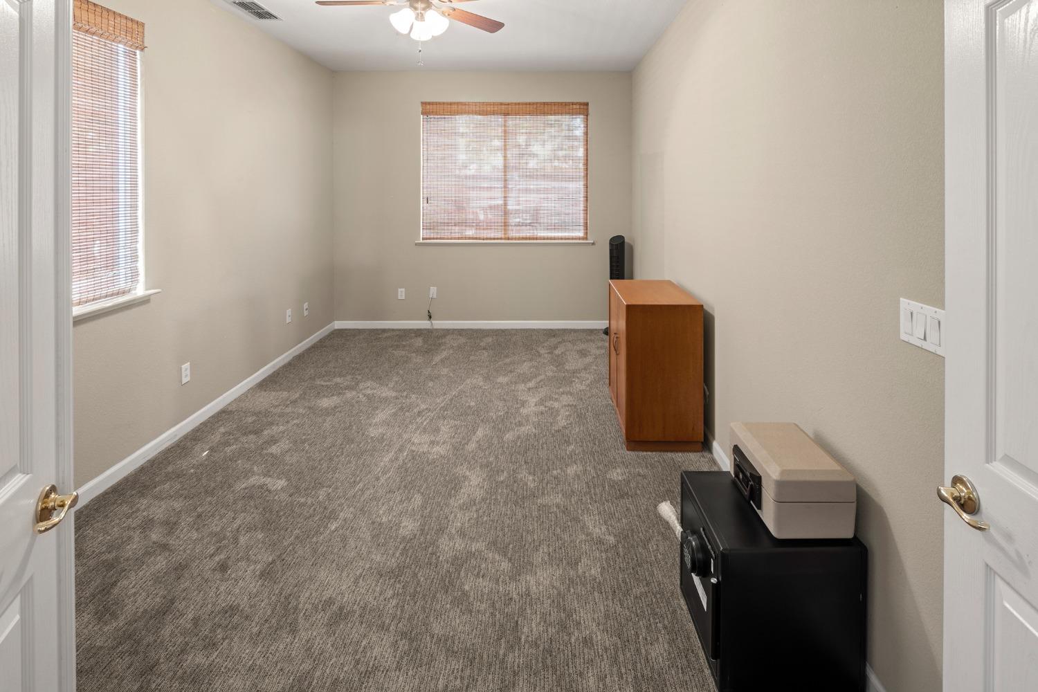 Detail Gallery Image 23 of 47 For 2566 Parkcrest Way, Roseville,  CA 95747 - 3 Beds | 2/1 Baths