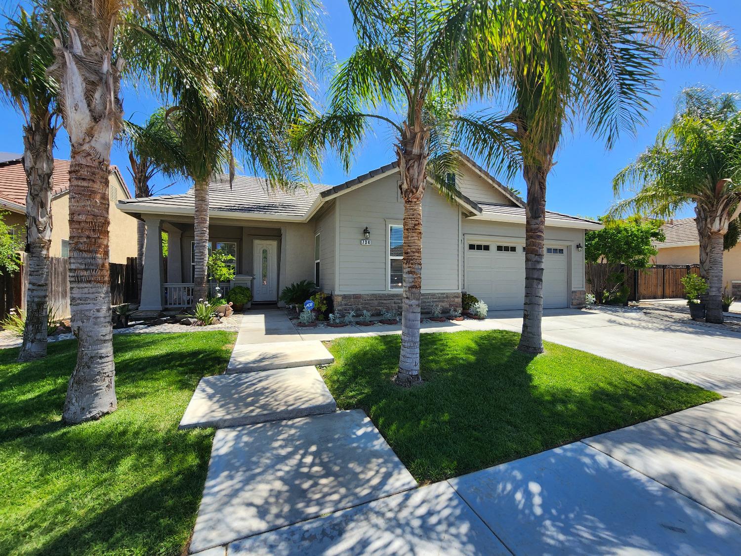 Detail Gallery Image 1 of 46 For 734 Bunting Ln, Newman,  CA 95360 - 3 Beds | 2 Baths